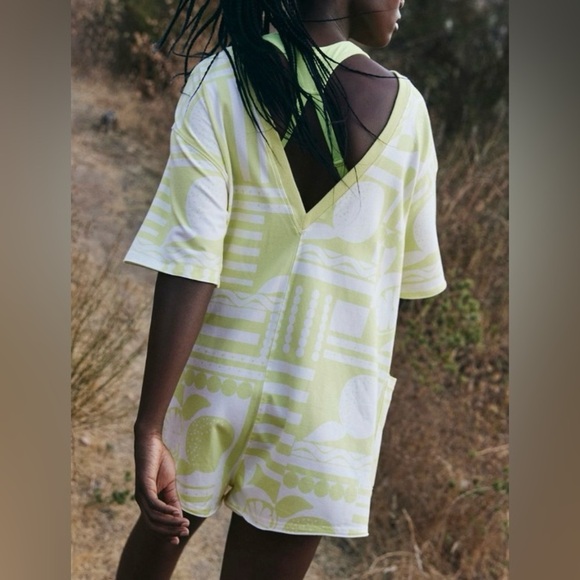 NWT FP Movement Hot Shot Printed Tee Romper Sz XS Sunday Market Zest Yellow - Picture 3 of 10